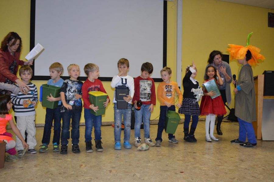 Kinder der 1. Klasse Volksschule St.Peter-Freienstein