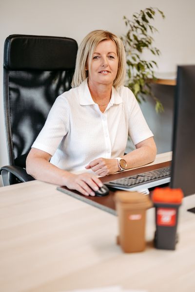 Sekretariatsmitarbeiterin Manuela Fixl
