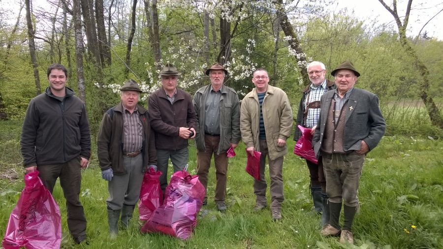 Sammelgruppe aus Kleinsemmering (Gemeinde Gutenberg) mit Bezirksjägermeister Josef Kleinhappl