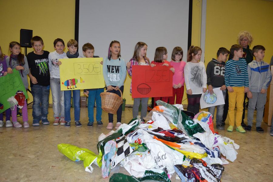 Kinder der 4. Klasse Volksschule St.Peter-Freienstein Kinder der 4. Klasse Volksschule St.Peter-Freienstein