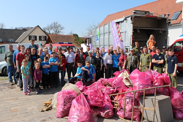 Fleißige Helfer in Markt Hartmannsdorf