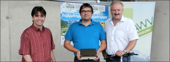 GF Wolfgang Haiden, Oswald Koller und Obmann Bgm. Josef Doupona bei der Preisübergabe