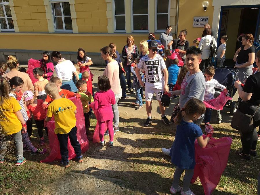 Frühjahrsputz im Kindergarten Kloepferweg