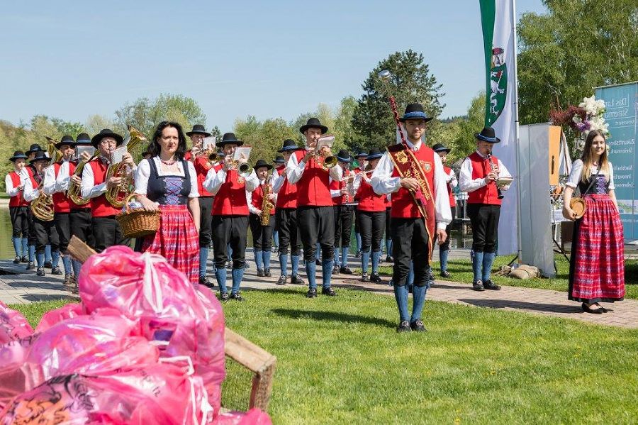 Aktionstag zum 11. Steirischen Frühjahrsputz in Riegersburg Aktionstag zum 11. Steirischen Frühjahrsputz in Riegersburg