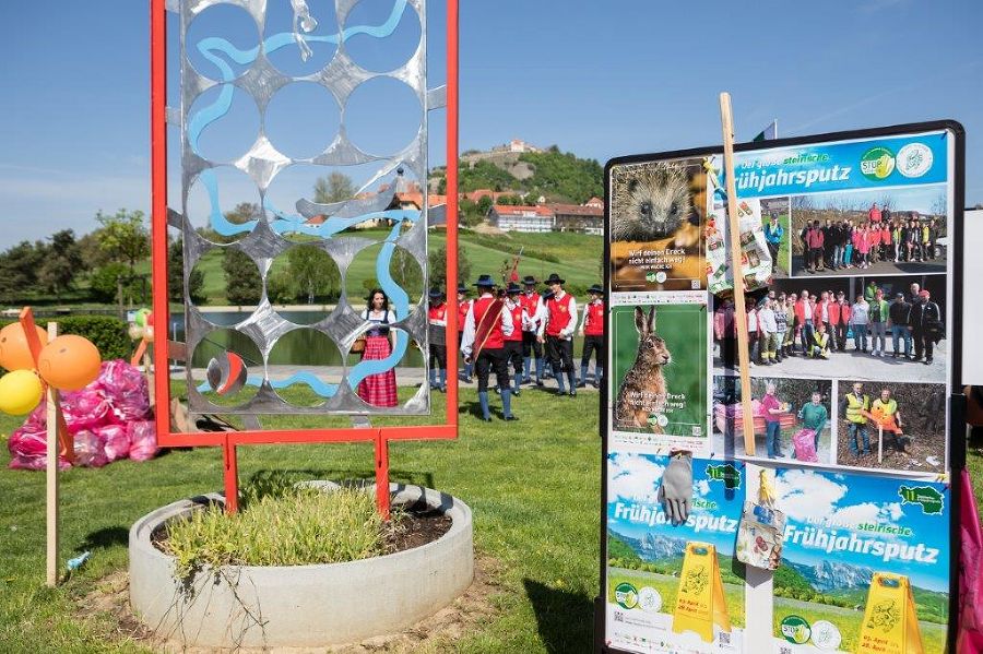 Aktionstag zum 11. Steirischen Frühjahrsputz in Riegersburg Aktionstag zum 11. Steirischen Frühjahrsputz in Riegersburg