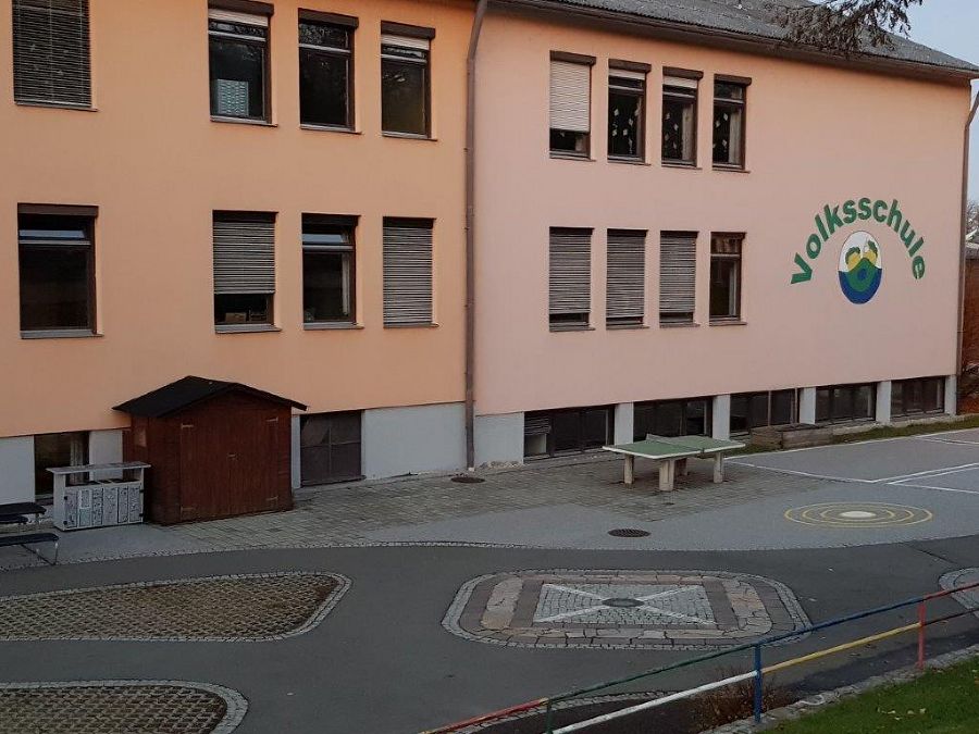 Abfalltrennbehälter im öffentlichen Raum Abfalltrennbehälter im öffentlichen Raum