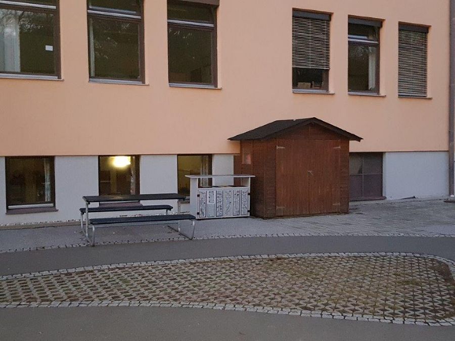 Abfalltrennbehälter im öffentlichen Raum Abfalltrennbehälter im öffentlichen Raum