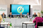 VDir. Wolfram Sacherer (Wohnbaugruppe Ennstal), GF Christian Krainer (ÖWG), LR Hans Seitinger, , GF Christoph Holzer (SPAR Steiermark und Südburgenland), Günther Rauch (Weinhof Rauch) © Lebensressort/Streibl VDir. Wolfram Sacherer (Wohnbaugruppe Ennstal), GF Christian Krainer (ÖWG), LR Hans Seitinger, , GF Christoph Holzer (SPAR Steiermark und Südburgenland), Günther Rauch (Weinhof Rauch)