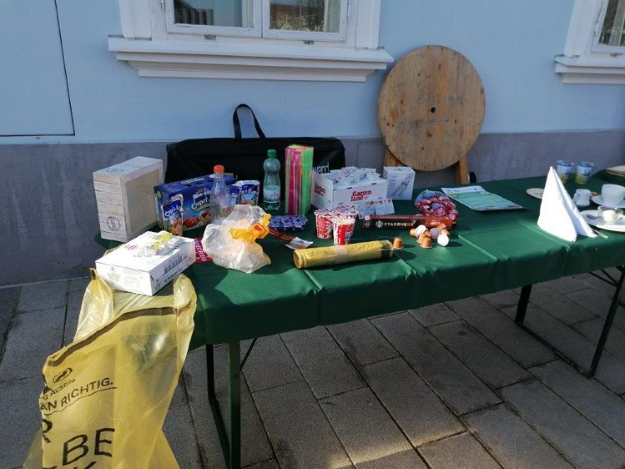 G´scheit frühstücken vor dem Rathaus in Feldbach G´scheit frühstücken vor dem Rathaus in Feldbach