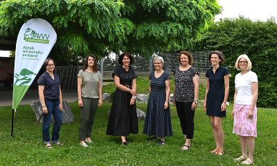 v. links: Mag. Irene Freiberger, Heidi Weinhandl, Mag. Christiana Meßner, DI Angelika Lingitz, Barbara Haar, Mag. Karin Nußmüller-Wind, Mirjam Kemmer © AWV GU v. links: Mag. Irene Freiberger, Heidi Weinhandl, Mag. Christiana Meßner, DI Angelika Lingitz, Barbara Haar, Mag. Karin Nußmüller-Wind, Mirjam Kemmer