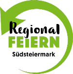 Das Logo des Regional Feiern Südsteiermark. Ein Kreisförmiger grüner Pfeil umgibt den Text: Regional Feiern Südsteiermark